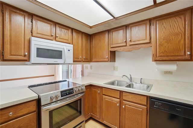 1302 Donson Circle, Kettering, OH 45429