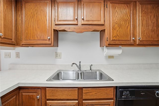 1302 Donson Circle, Kettering, OH 45429