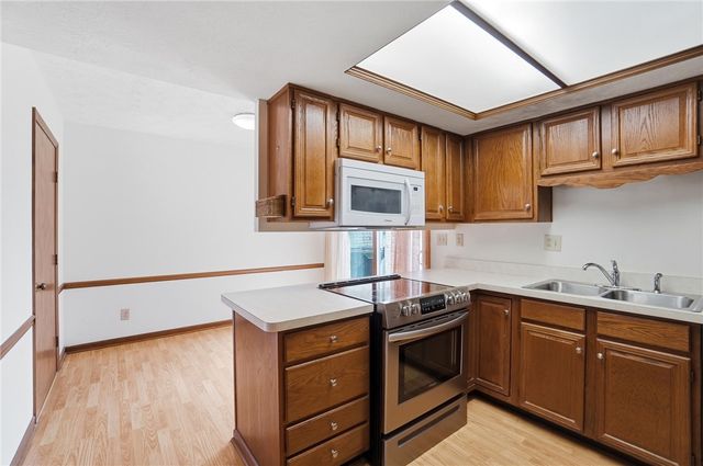 1302 Donson Circle, Kettering, OH 45429