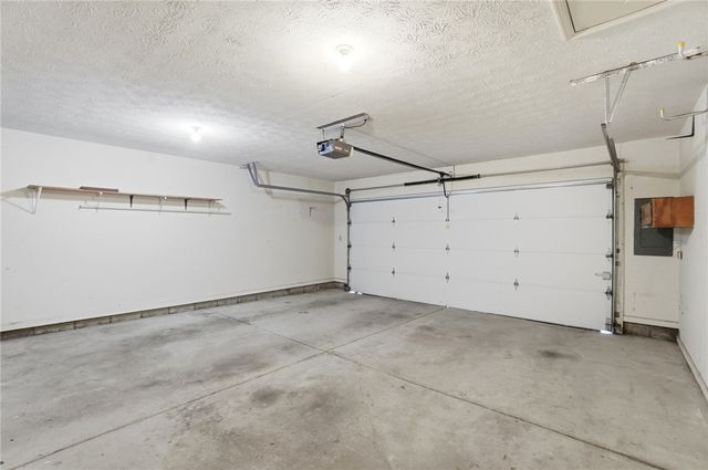 1302 Donson Circle, Kettering, OH 45429