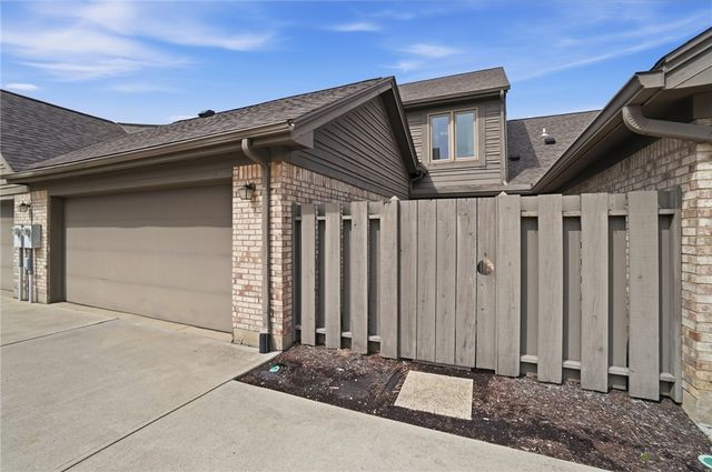 1302 Donson Circle, Kettering, OH 45429