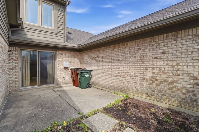 1302 Donson Circle, Kettering, OH 45429