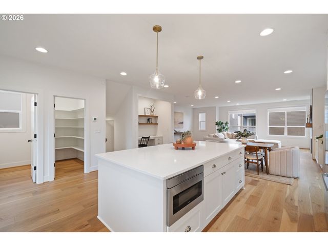 1751 Nw LARKIN Ter, Portland, OR 97229