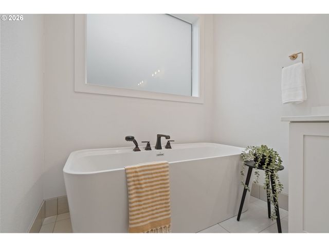 1751 Nw LARKIN Ter, Portland, OR 97229