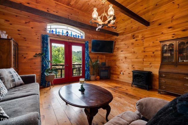 1569 War Valley Road, Rogersville, TN 37857