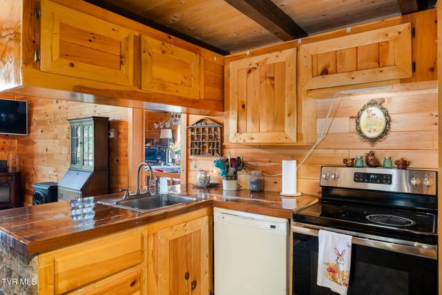 1569 War Valley Road, Rogersville, TN 37857