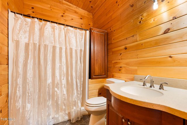 1569 War Valley Road, Rogersville, TN 37857