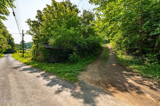 1569 War Valley Road, Rogersville, TN 37857