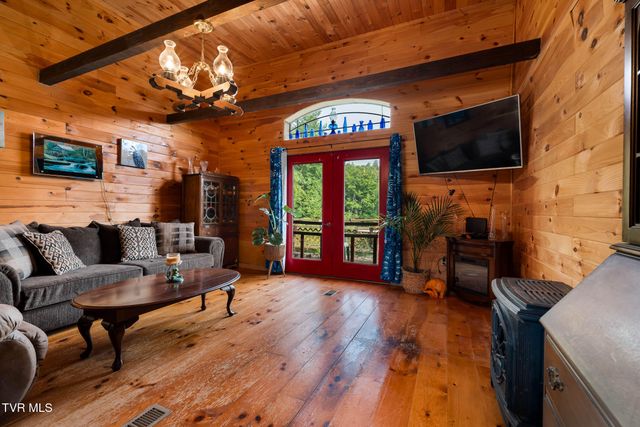 1569 War Valley Road, Rogersville, TN 37857