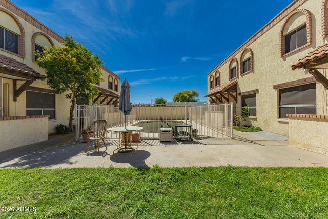 2221 W TURNEY Avenue B, Phoenix, AZ 85015