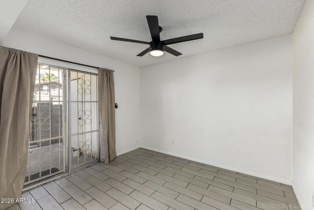 2221 W TURNEY Avenue B, Phoenix, AZ 85015