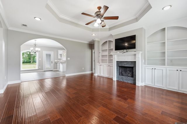 12612 Ina Dr, Walker, LA 70785
