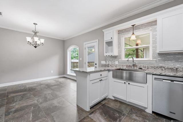 12612 Ina Dr, Walker, LA 70785