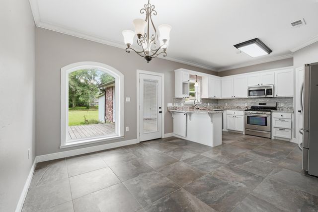 12612 Ina Dr, Walker, LA 70785