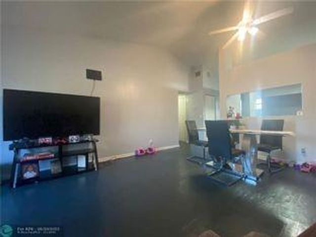 2431 NW 56th Ave 204, Lauderhill, FL 33313