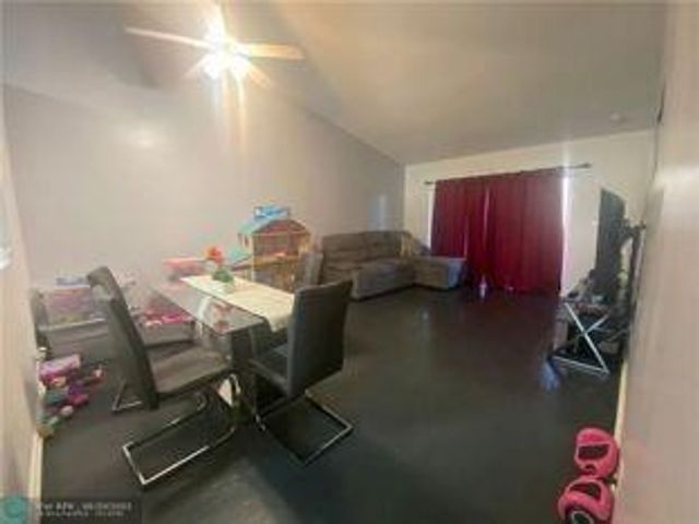 2431 NW 56th Ave 204, Lauderhill, FL 33313