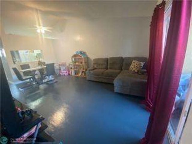2431 NW 56th Ave 204, Lauderhill, FL 33313