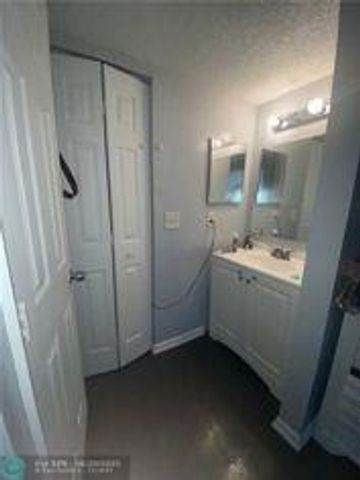 2431 NW 56th Ave 204, Lauderhill, FL 33313