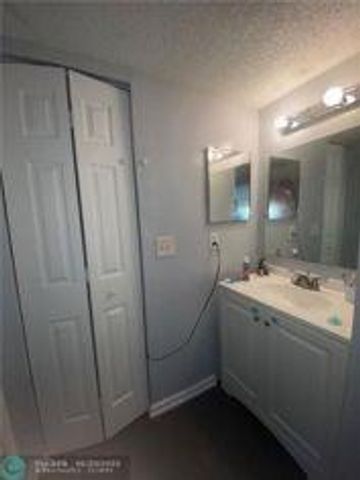 2431 NW 56th Ave 204, Lauderhill, FL 33313