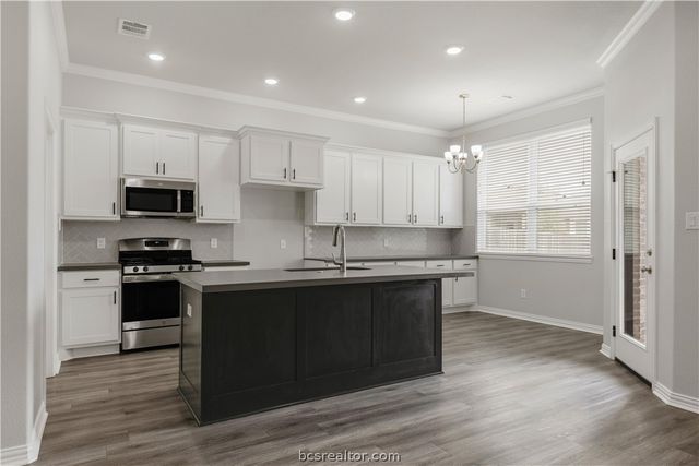 6219 Southern Cross Drive, College Station, TX 77845