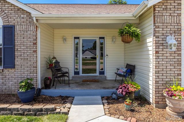 979 Reddington Oaks Court, St Charles, MO 63304