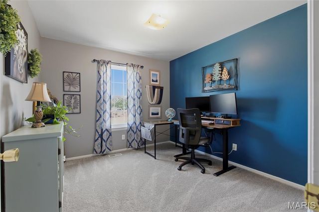 979 Reddington Oaks Court, St Charles, MO 63304
