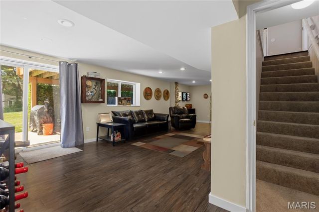 979 Reddington Oaks Court, St Charles, MO 63304