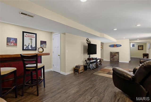979 Reddington Oaks Court, St Charles, MO 63304