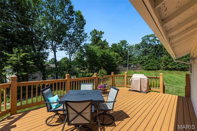 979 Reddington Oaks Court, St Charles, MO 63304