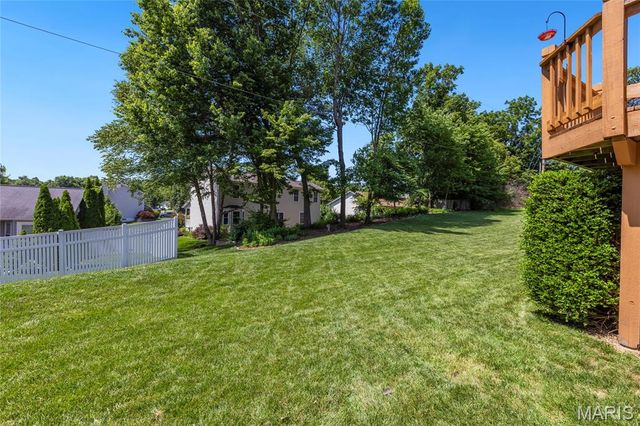 979 Reddington Oaks Court, St Charles, MO 63304