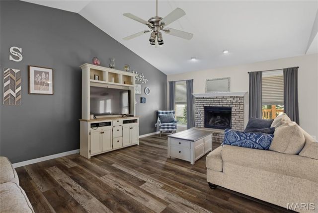979 Reddington Oaks Court, St Charles, MO 63304