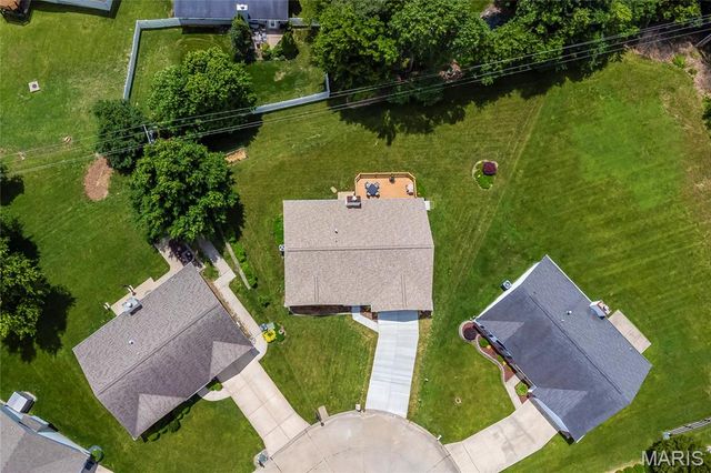 979 Reddington Oaks Court, St Charles, MO 63304