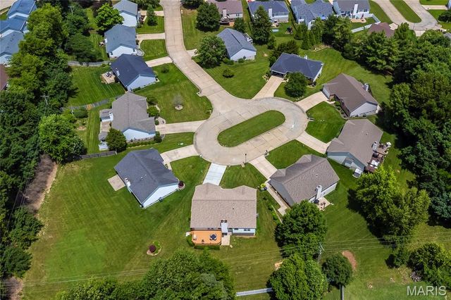 979 Reddington Oaks Court, St Charles, MO 63304