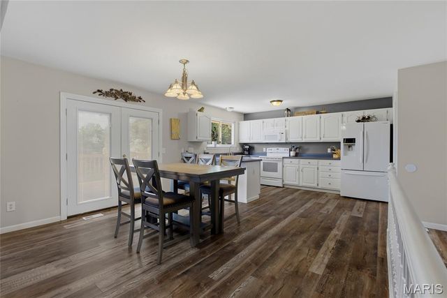 979 Reddington Oaks Court, St Charles, MO 63304