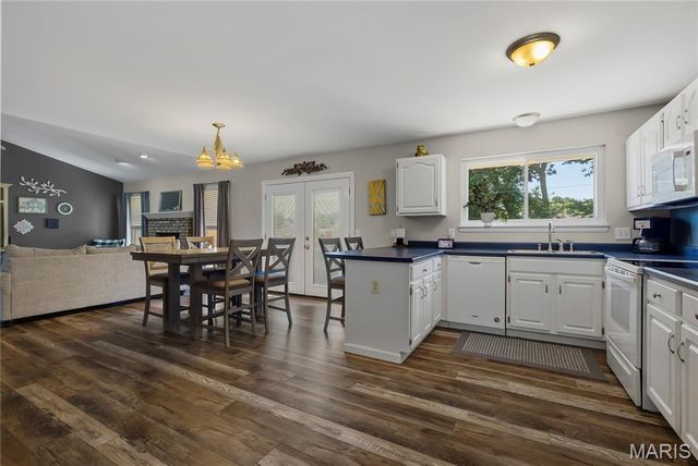 979 Reddington Oaks Court, St Charles, MO 63304