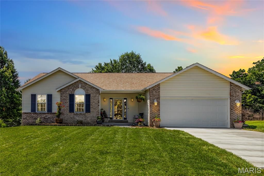 979 Reddington Oaks Court, St Charles, MO 63304