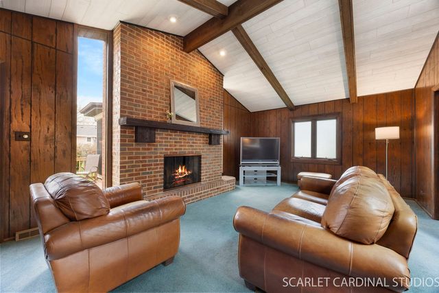 826 S Villa Avenue, Villa Park, IL 60181