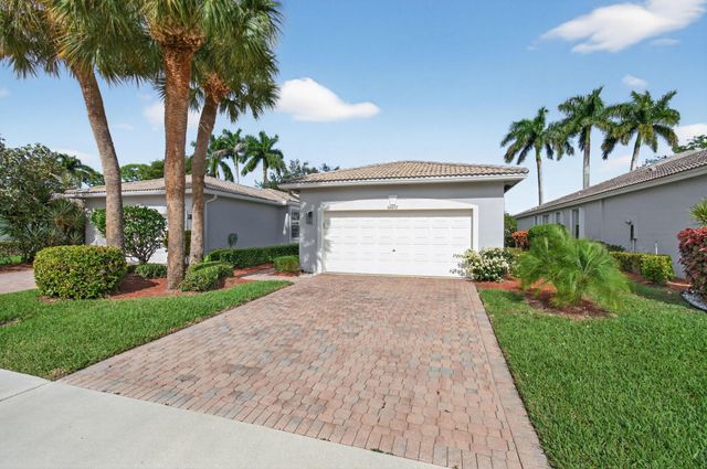 10672 Royal Caribbean Circle, Boynton Beach, FL 33437