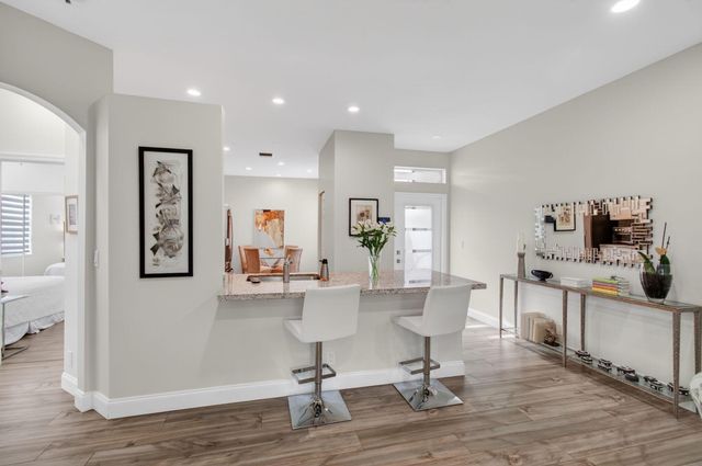 10672 Royal Caribbean Circle, Boynton Beach, FL 33437