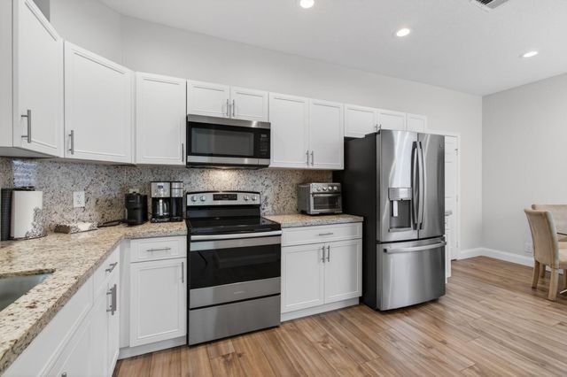 10672 Royal Caribbean Circle, Boynton Beach, FL 33437