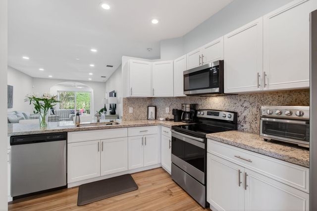 10672 Royal Caribbean Circle, Boynton Beach, FL 33437