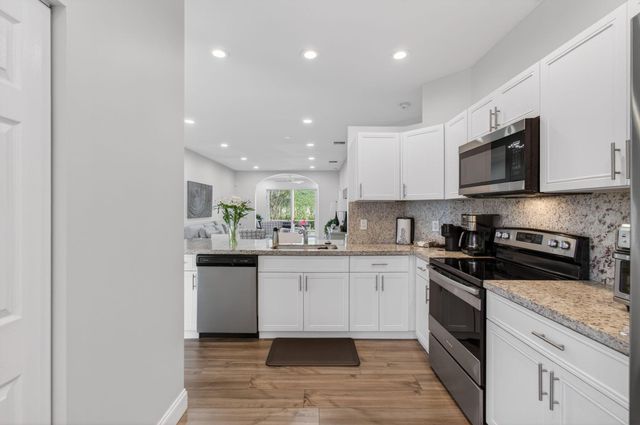 10672 Royal Caribbean Circle, Boynton Beach, FL 33437