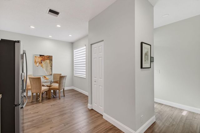 10672 Royal Caribbean Circle, Boynton Beach, FL 33437