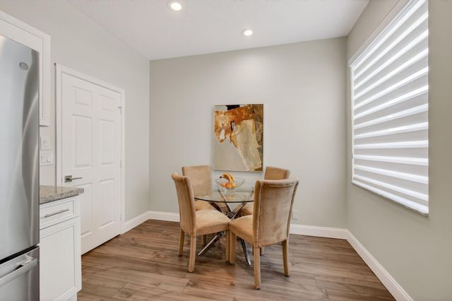 10672 Royal Caribbean Circle, Boynton Beach, FL 33437