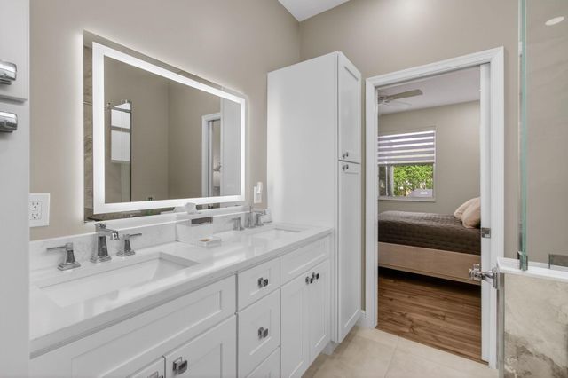 10672 Royal Caribbean Circle, Boynton Beach, FL 33437