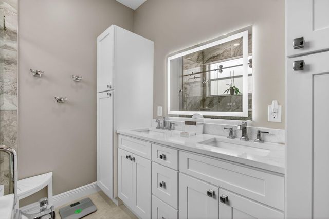 10672 Royal Caribbean Circle, Boynton Beach, FL 33437