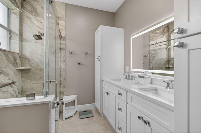 10672 Royal Caribbean Circle, Boynton Beach, FL 33437