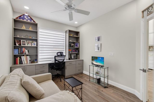 10672 Royal Caribbean Circle, Boynton Beach, FL 33437