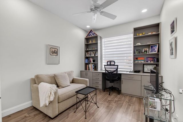 10672 Royal Caribbean Circle, Boynton Beach, FL 33437