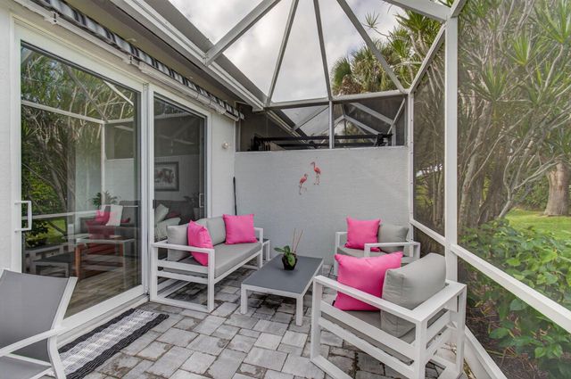 10672 Royal Caribbean Circle, Boynton Beach, FL 33437